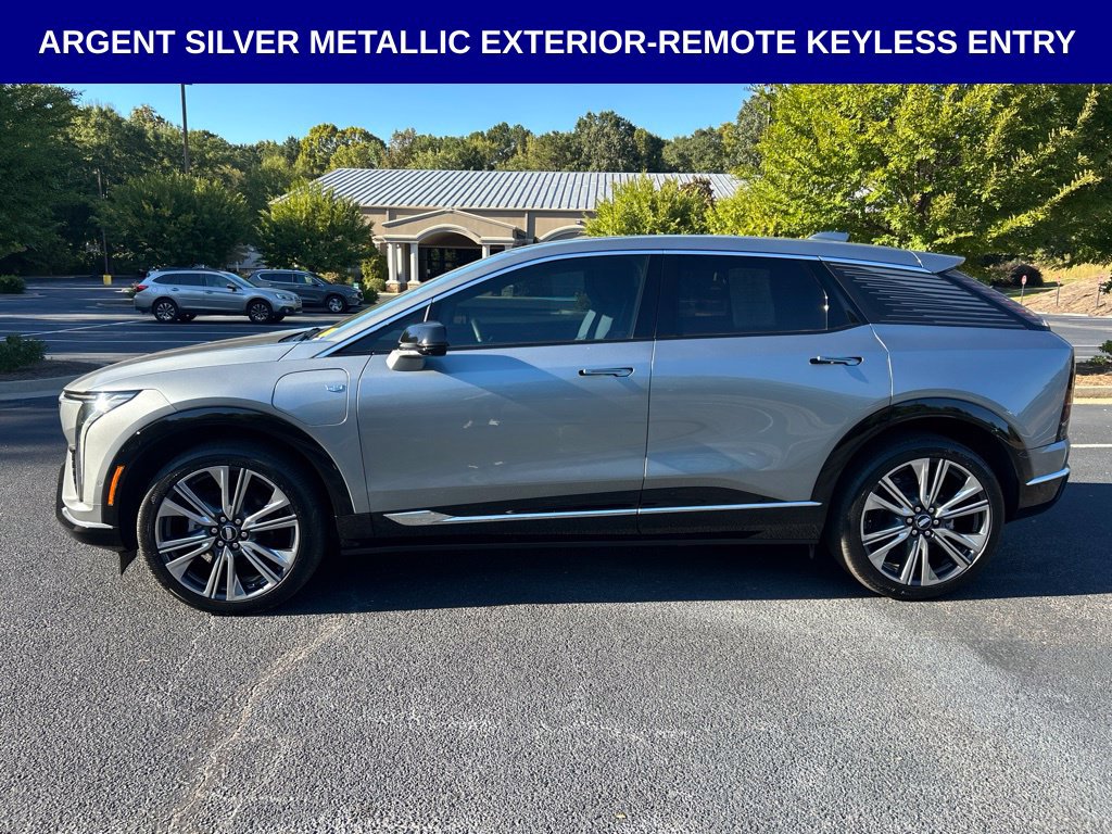 Used 2025 Cadillac Optiq Luxury 2 w/ LPO, Floor Liner Package AWD/4WD image 11