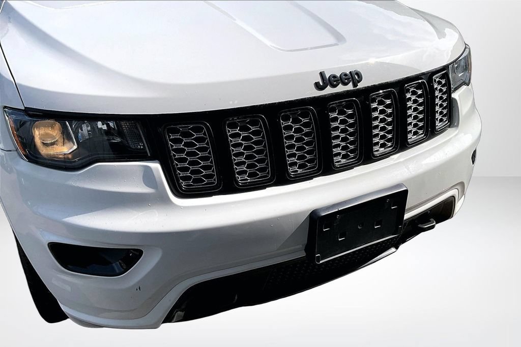 Used 2019 Jeep Grand Cherokee Altitude AWD/4WD image 32