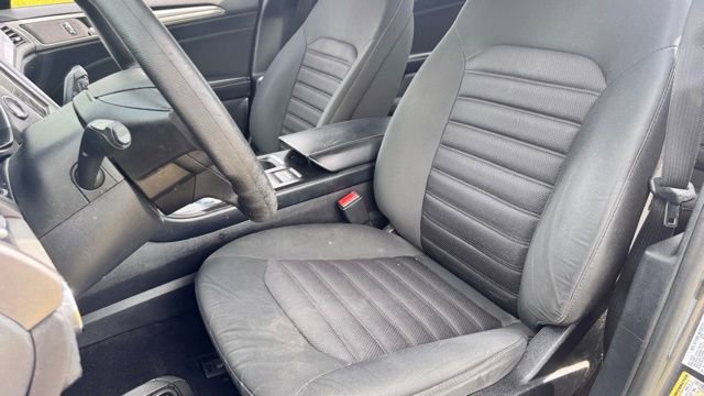 Used 2019 Ford Fusion SE image 28