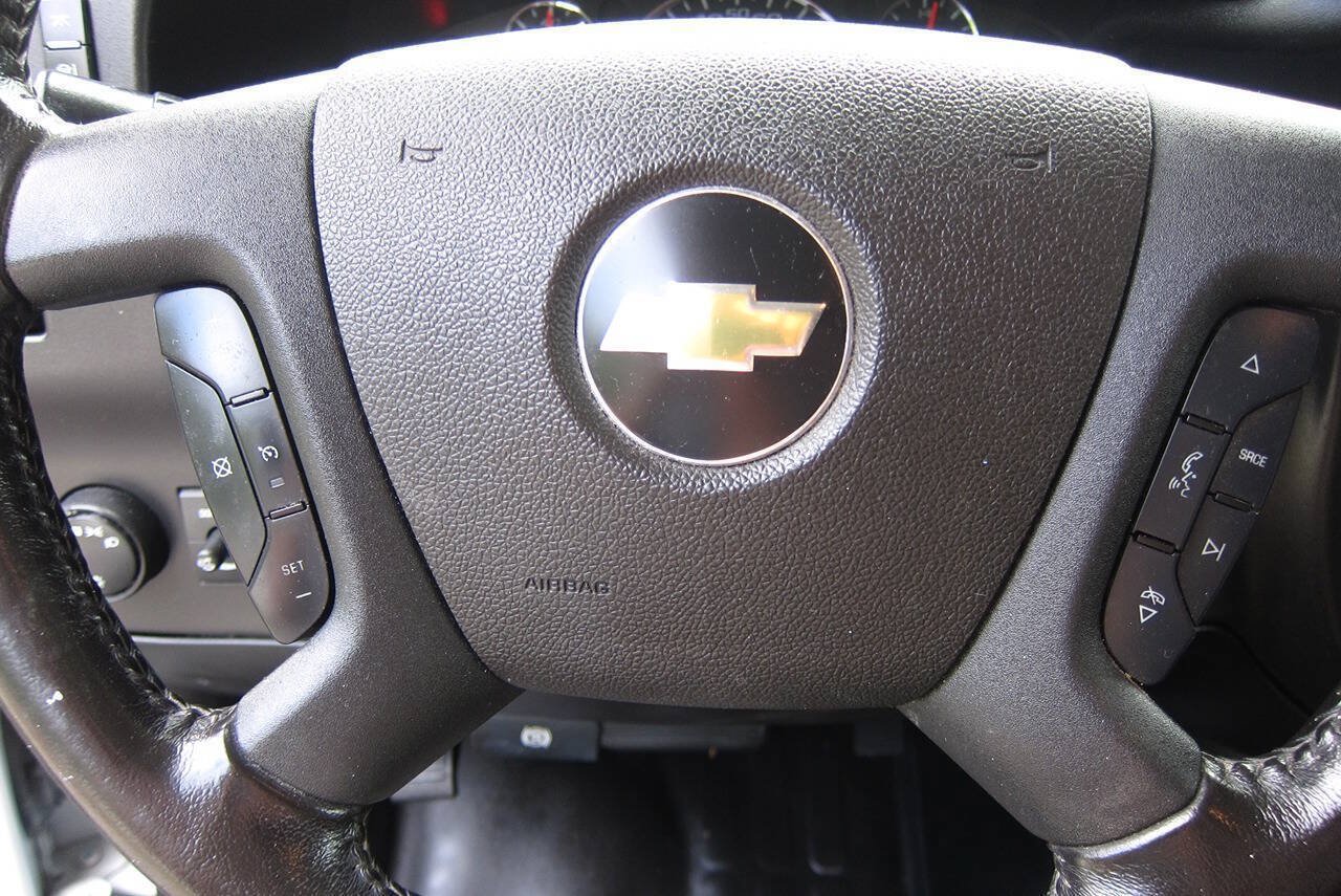Used 2020 Chevrolet Express 2500 w/ Driver Convenience Package RWD image 10