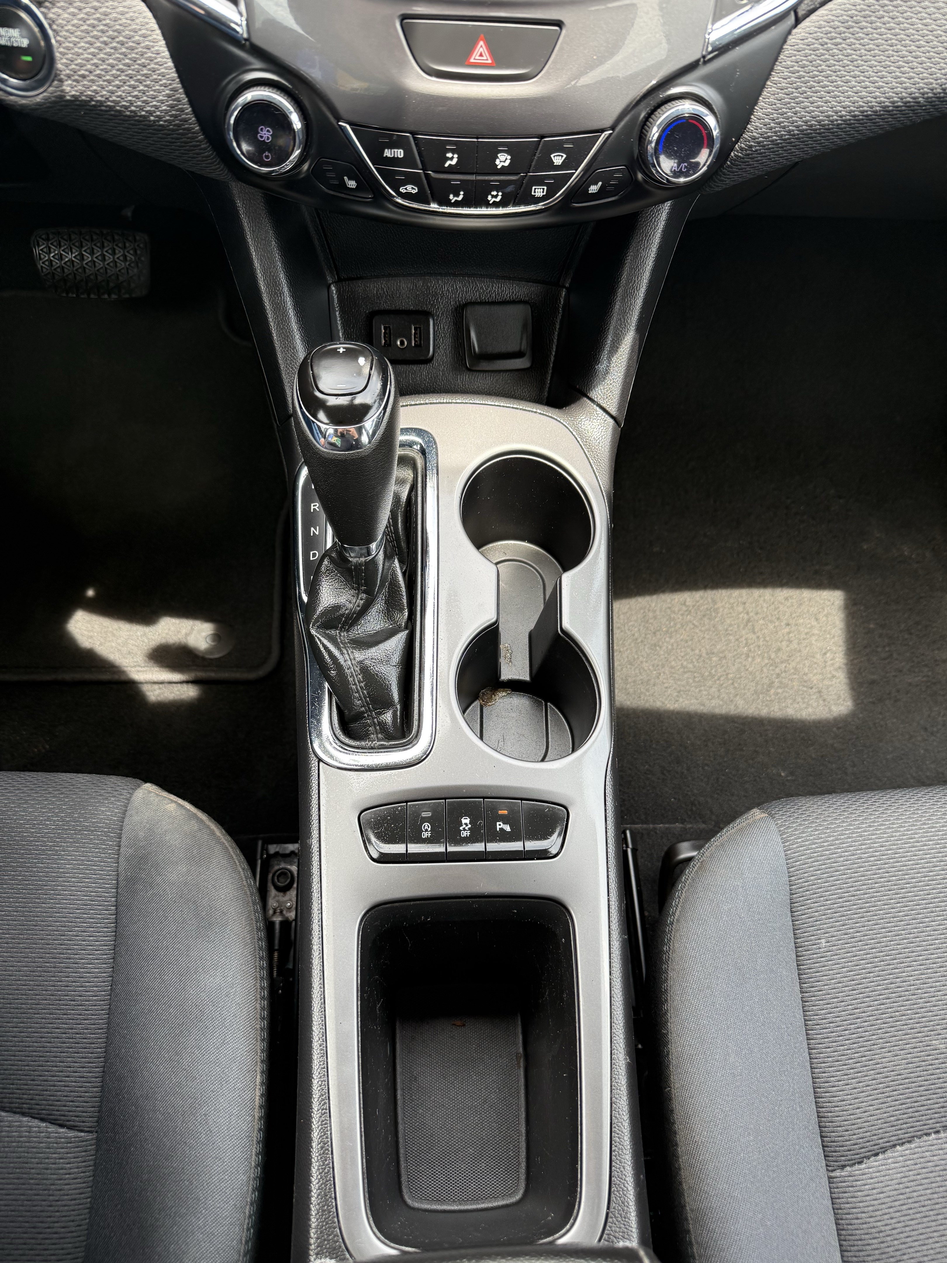 Used 2019 Chevrolet Cruze LT w/ Convenience Package FWD image 25