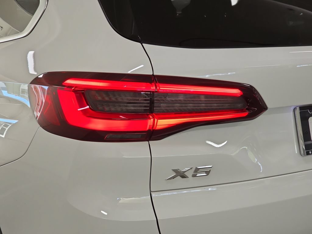 Certified 2023 BMW X5 xDrive45e AWD/4WD image 33