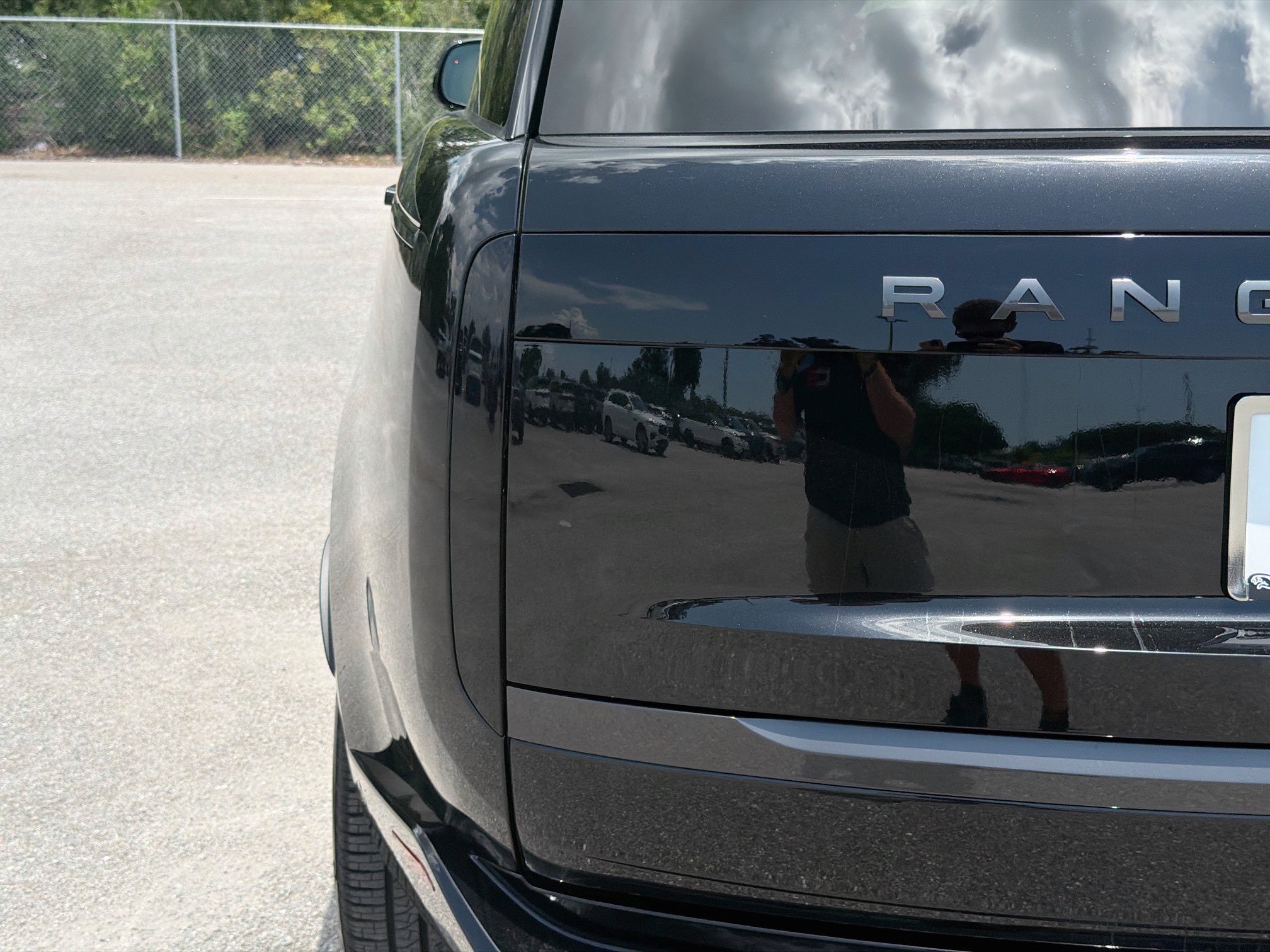 New 2026 Land Rover Range Rover Long Wheelbase SE AWD/4WD image 10