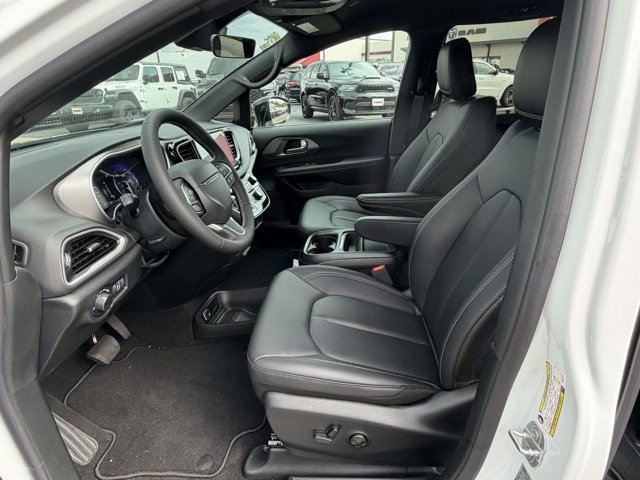 New 2027 Chrysler Pacifica LX FWD image 21