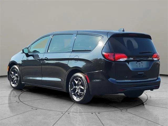 Certified 2019 Chrysler Pacifica Touring Plus w/ S Appearance Package FWD image 7