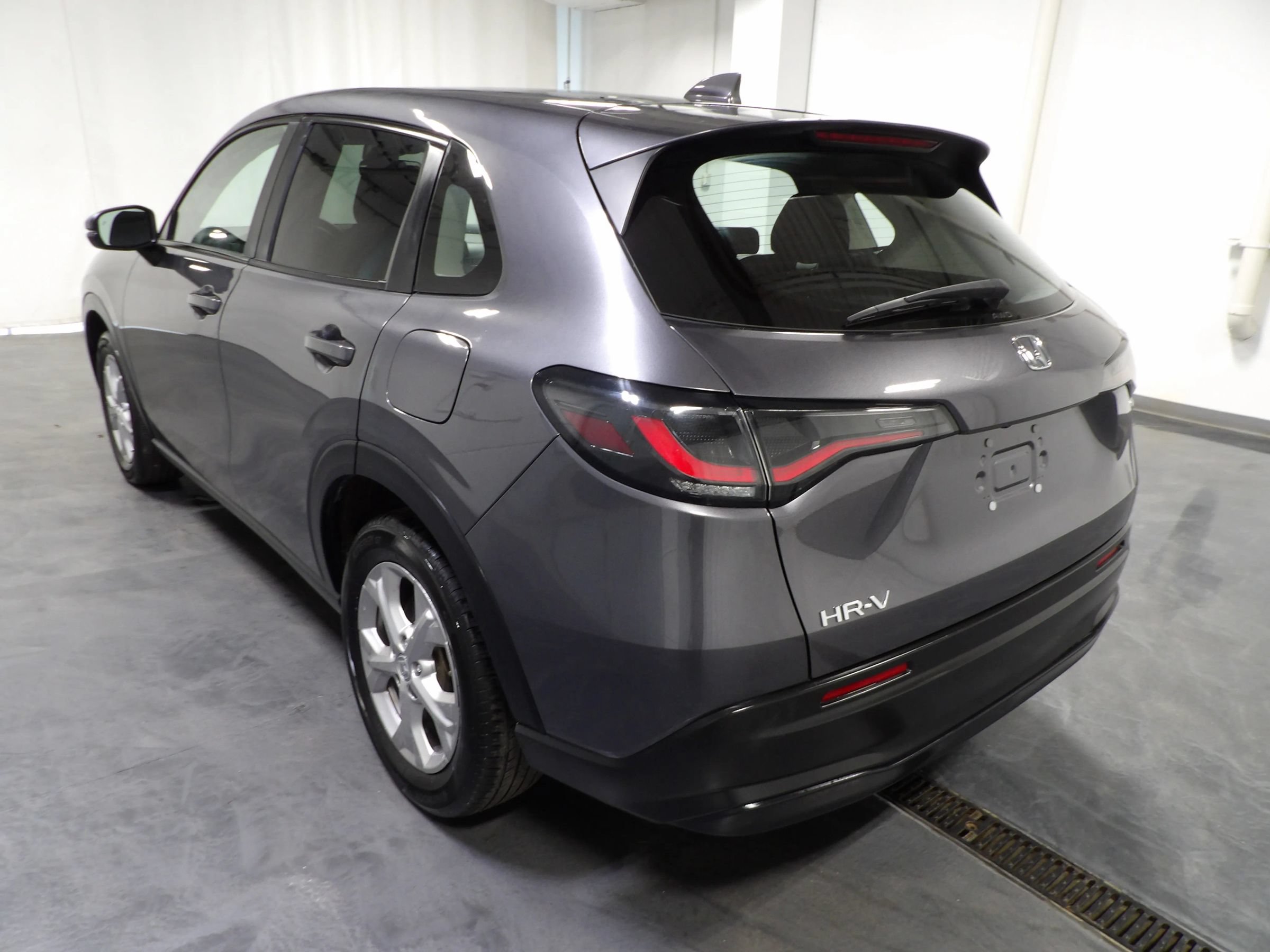 Used 2025 Honda HR-V LX image 6