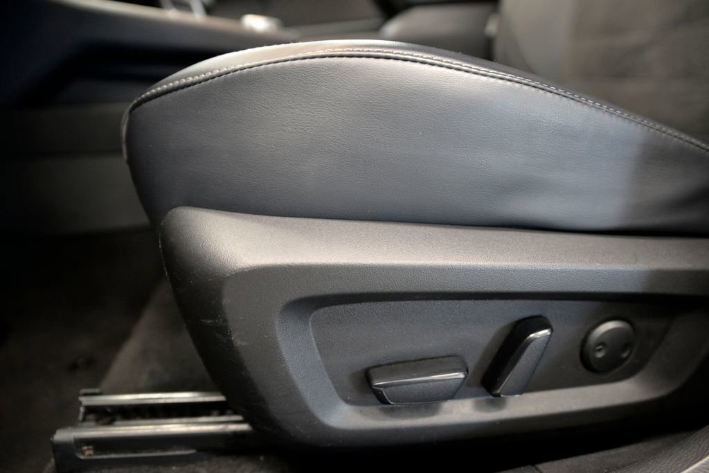 Used 2024 Mitsubishi Outlander SE image 16