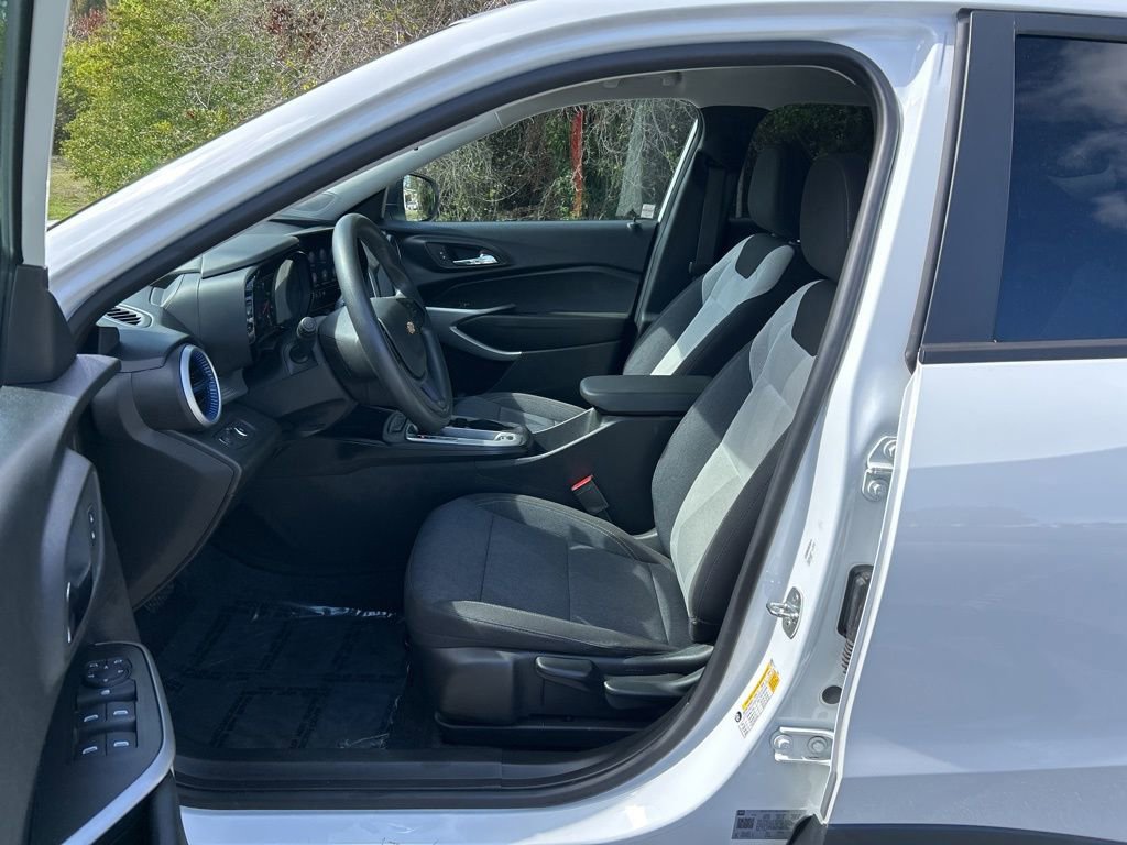 Used 2024 Chevrolet Trax LS w/ Driver Confidence Package image 15