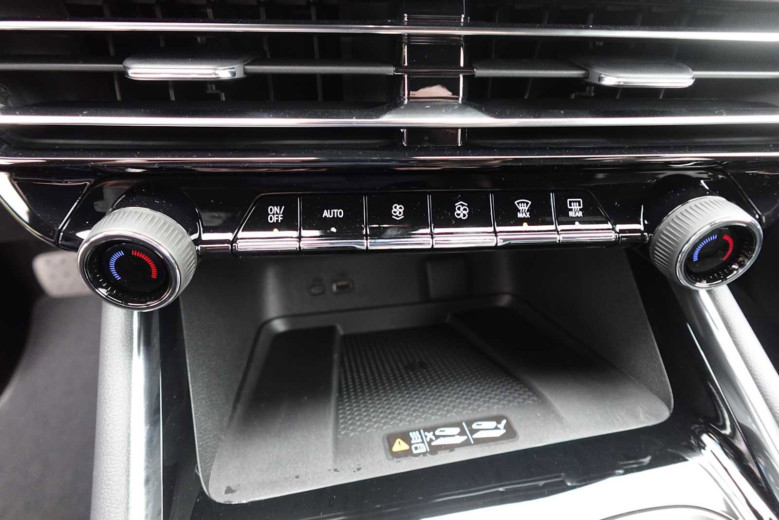 New 2026 Chevrolet Traverse LT w/ Midnight/Sport Edition image 19