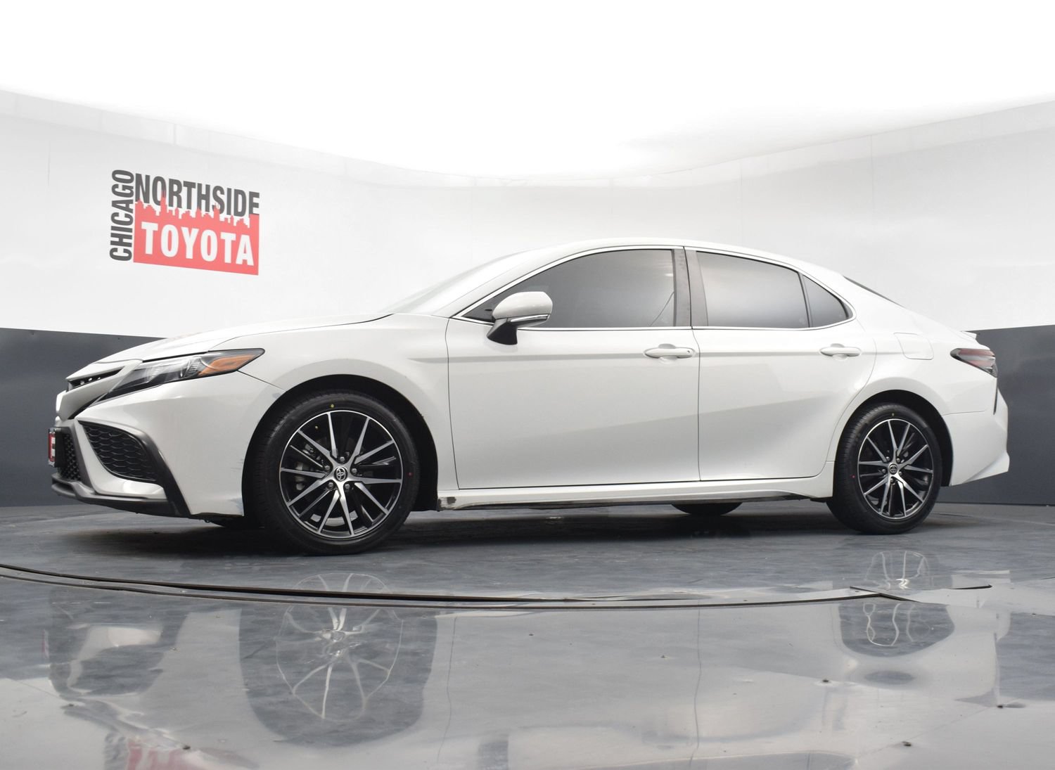 Used 2024 Toyota Camry SE FWD image 25