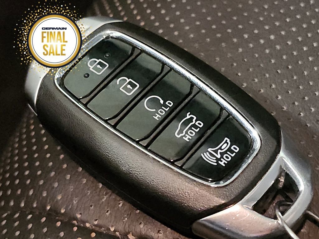 Used 2023 Hyundai Elantra Limited w/ Preferred Accessory Package image 30