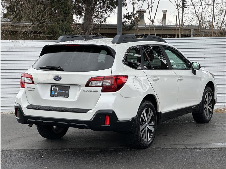 Used 2018 Subaru Outback 2.5i Limited image 10