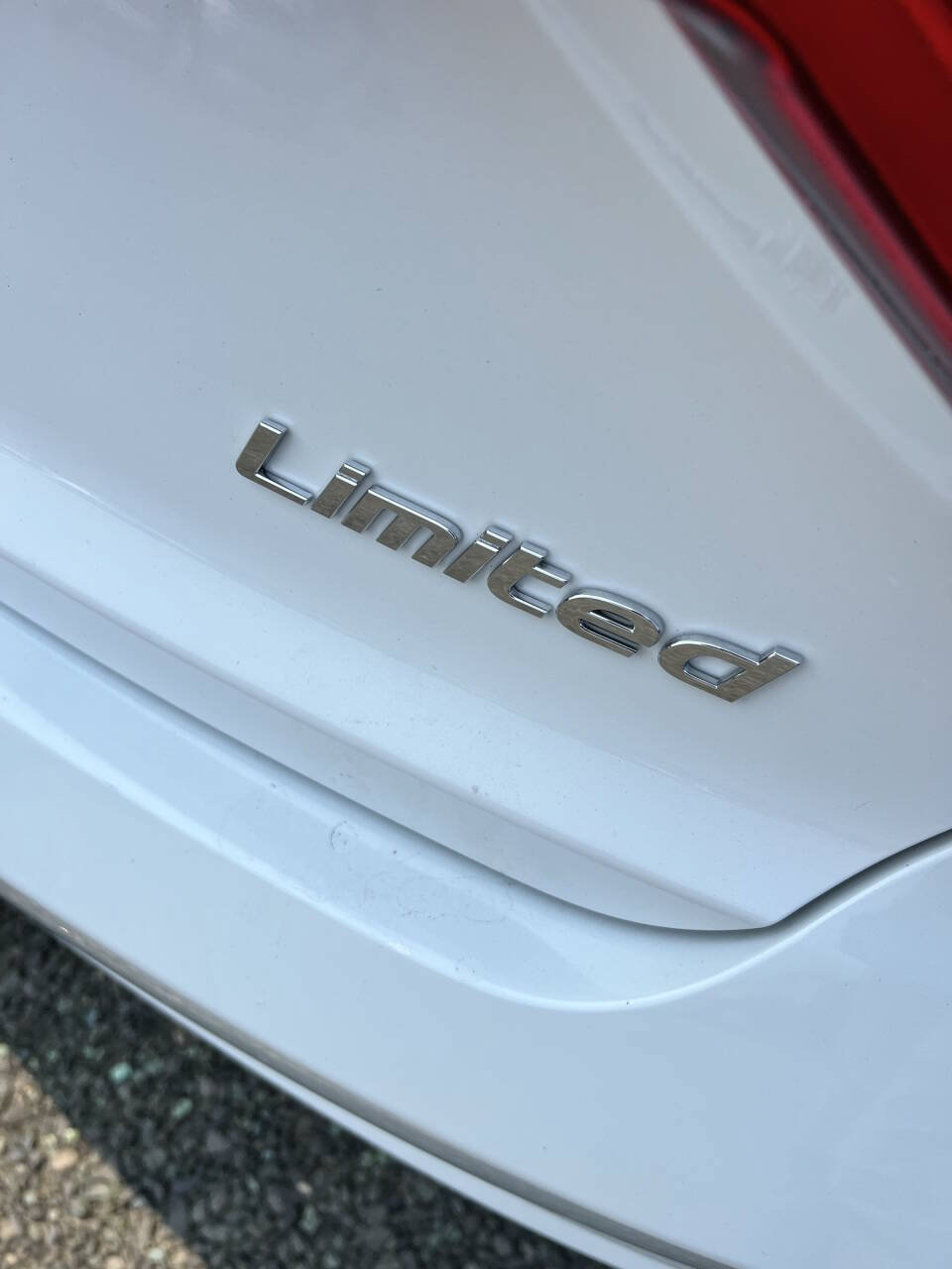 Used 2015 Hyundai Sonata Limited w/ Option Group 06 FWD image 6