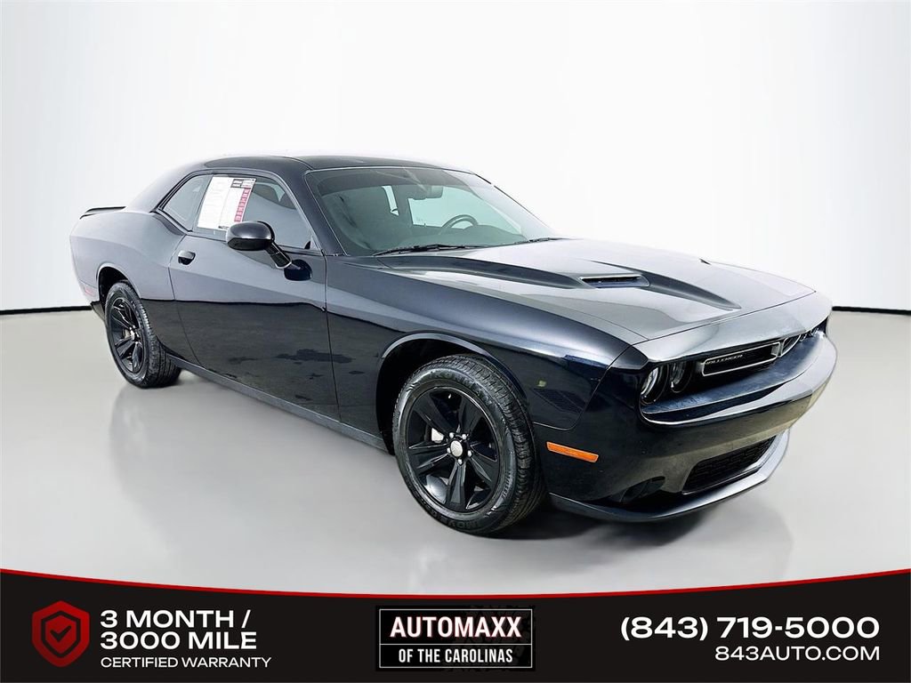 Used 2023 Dodge Challenger SXT image 1