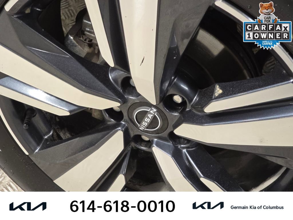 Used 2025 Nissan Rogue SL image 12
