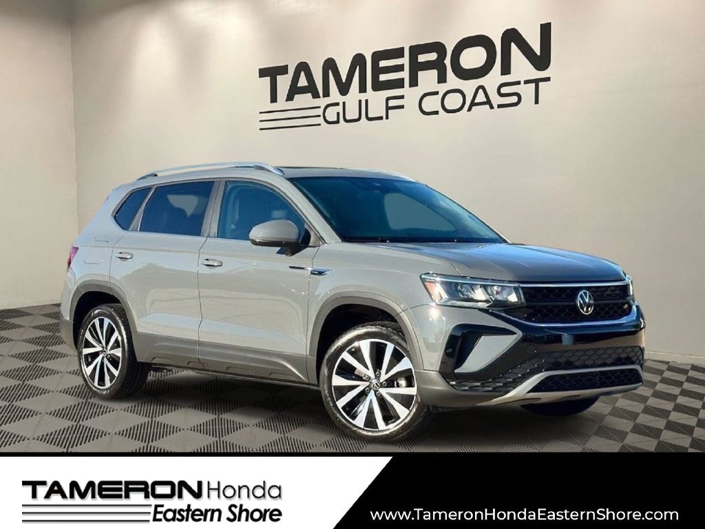 Used 2023 Volkswagen Taos SE w/ Panoramic Sunroof Package
