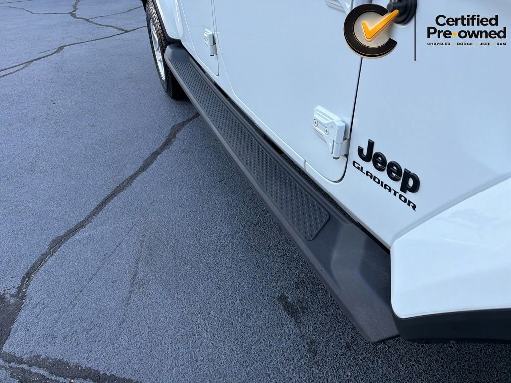 Used 2022 Jeep Gladiator Sport AWD/4WD image 3