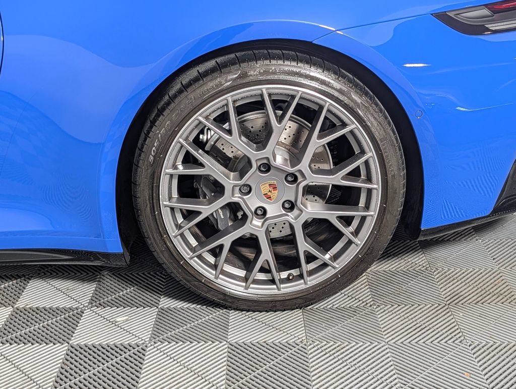 Certified 2025 Porsche 911 Carrera RWD image 12