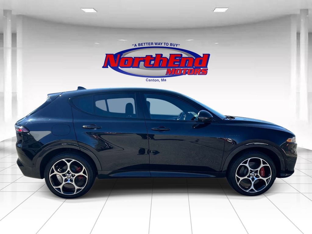 Used 2024 Alfa Romeo Tonale Veloce w/ Active Assist Package image 4