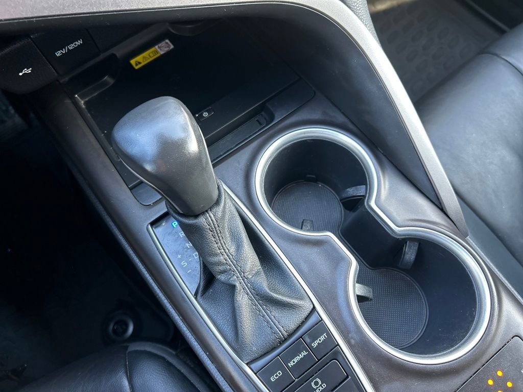 Used 2022 Toyota Camry XLE image 20