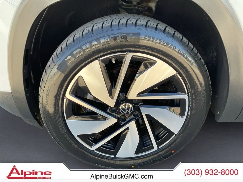 Used 2025 Volkswagen Atlas SE FWD image 14