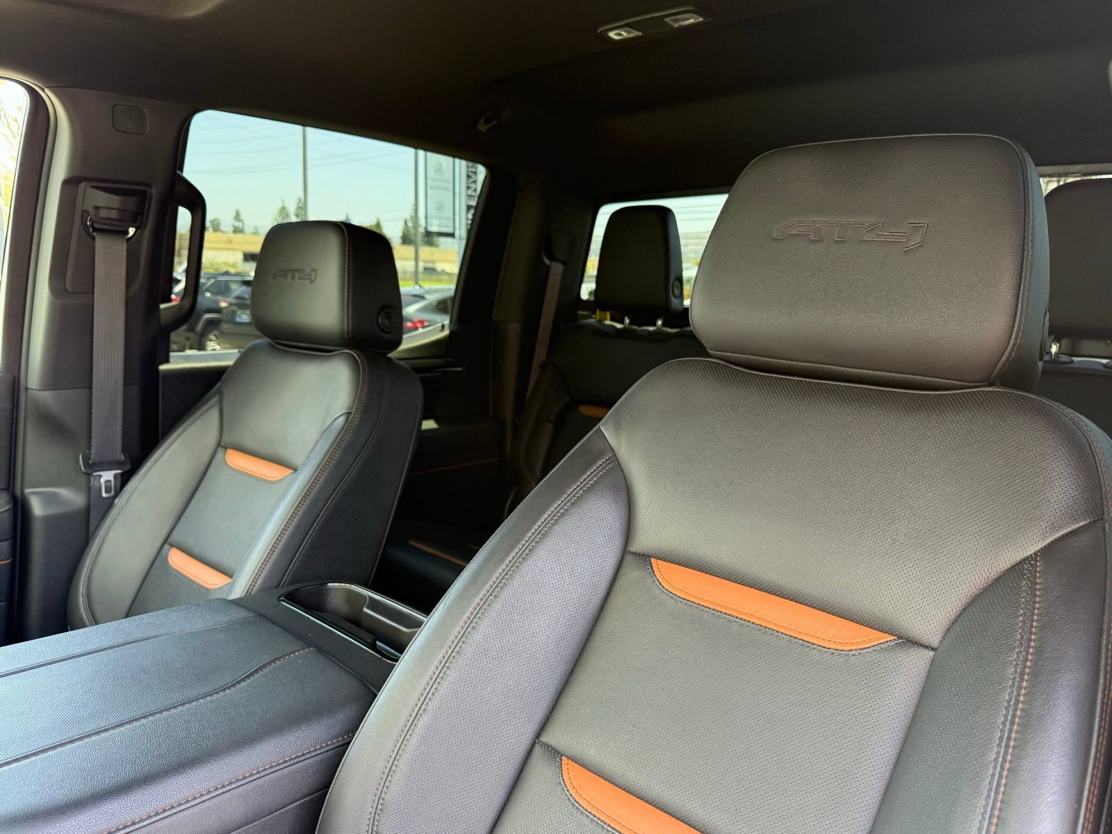 Used 2025 GMC Sierra 1500 AT4 w/ Technology Package AWD/4WD image 26