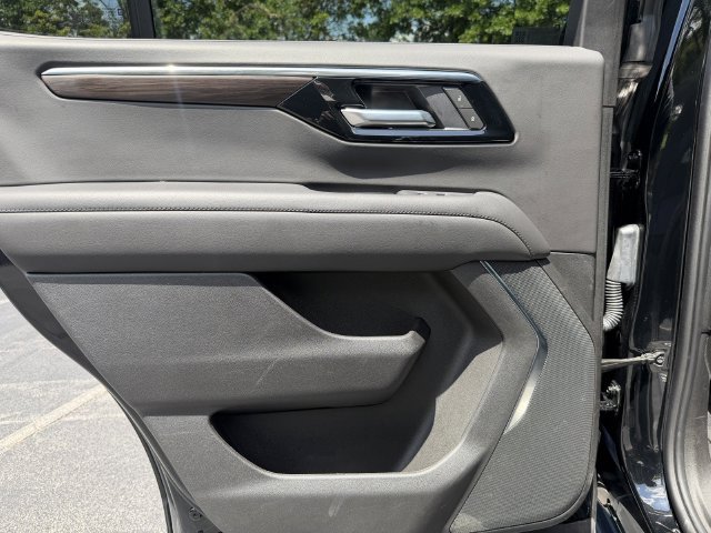 Used 2025 Chevrolet Tahoe LT AWD/4WD image 24