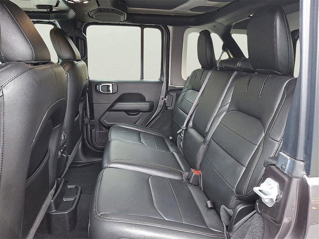 Used 2022 Jeep Wrangler Unlimited Sahara w/ Cold Weather Group image 11