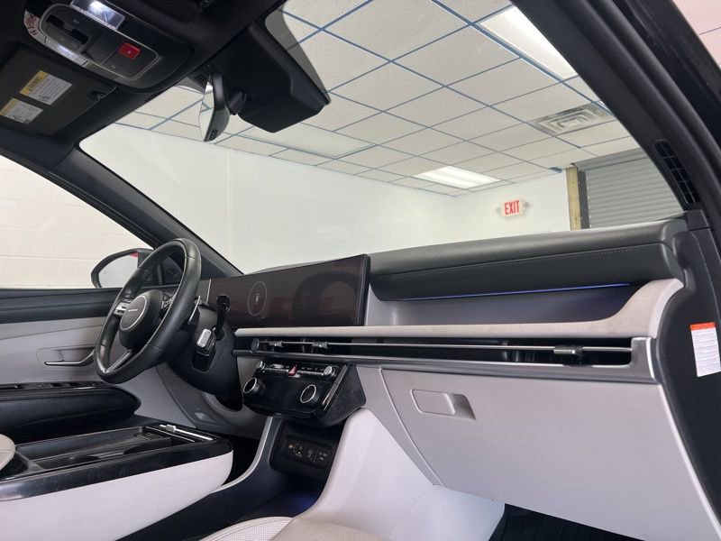 Used 2025 Hyundai Tucson Limited AWD/4WD image 14