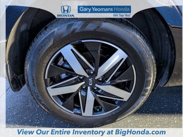 Used 2021 Kia Sorento S image 12