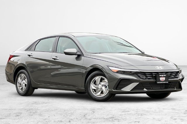 New 2026 Hyundai Elantra SE FWD image 1