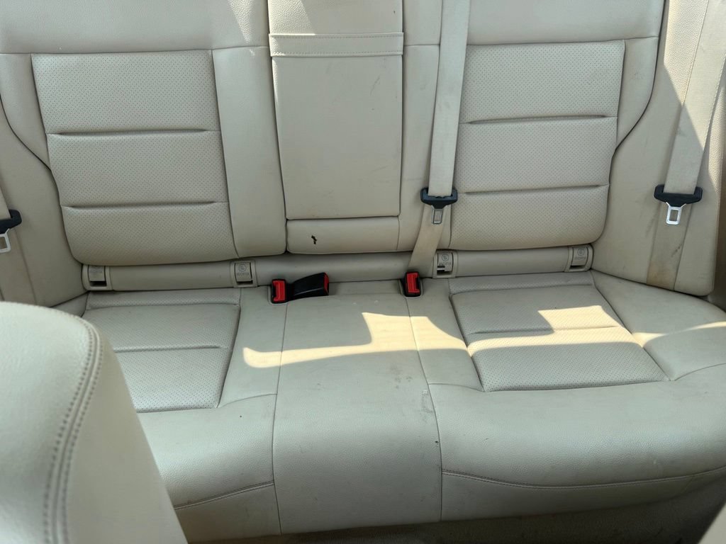 Used 2014 Mercedes-Benz E 350 4MATIC Sedan image 29