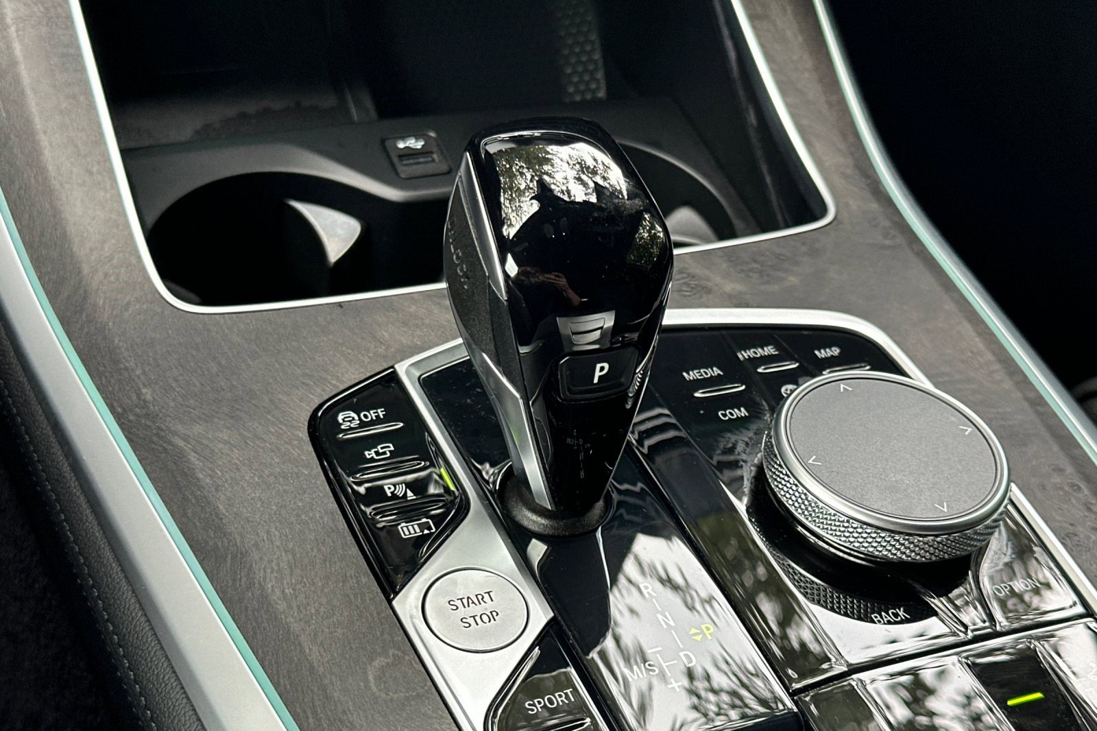 Certified 2022 BMW X5 xDrive45e w/ Climate Comfort Package image 28