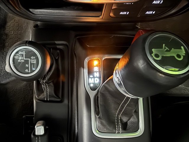 Used 2018 Jeep Wrangler Unlimited Sahara w/ Dual Top Group image 20