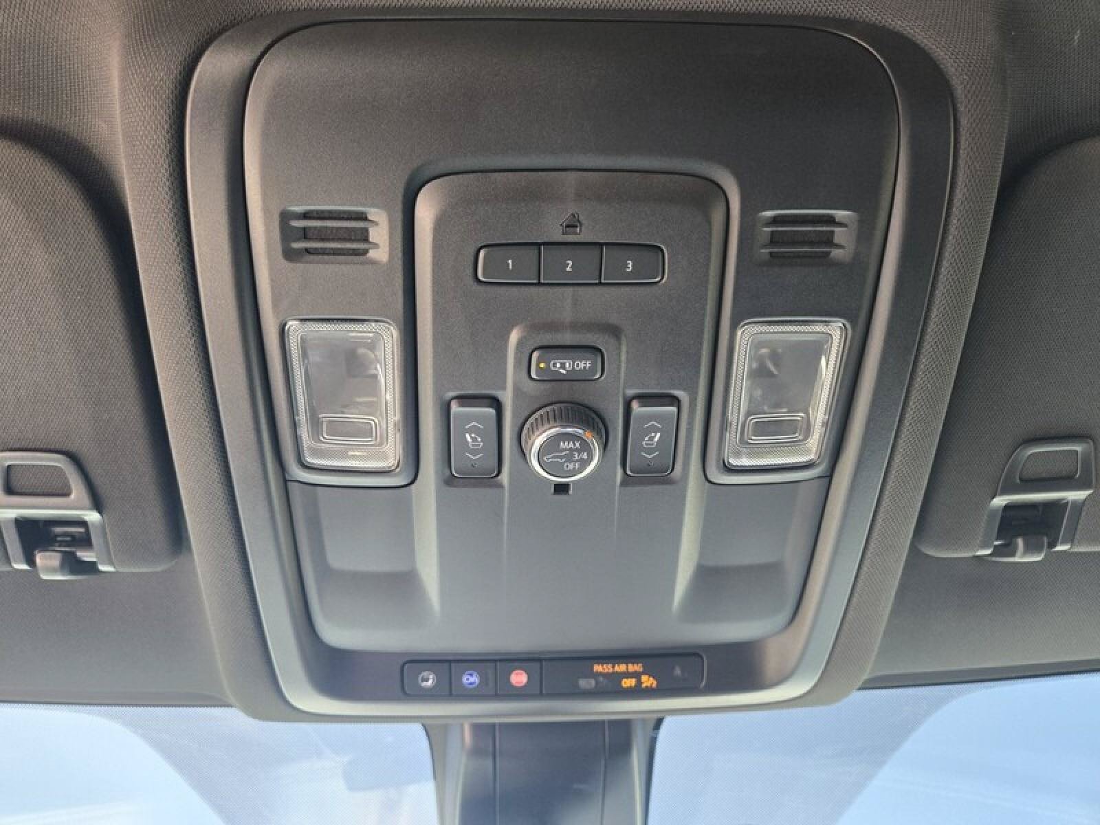 Used 2021 Chevrolet Suburban Z71 w/ Z71 Off-Road Package AWD/4WD image 19