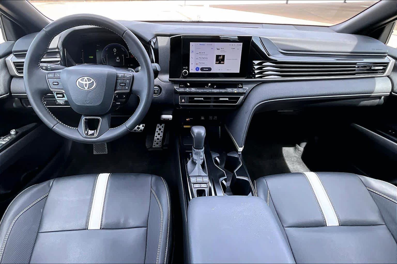 Used 2025 Toyota Camry SE FWD image 14