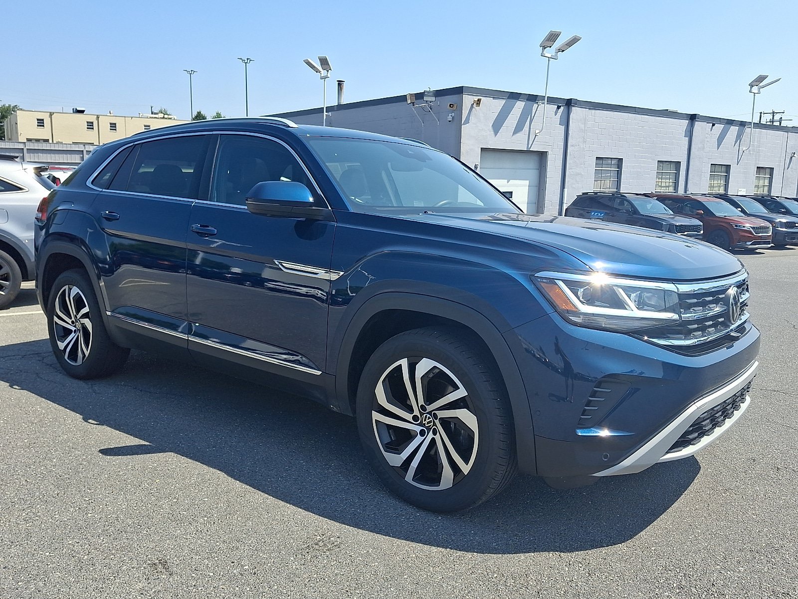 Used 2021 Volkswagen Atlas Cross Sport SEL Premium AWD/4WD video 3