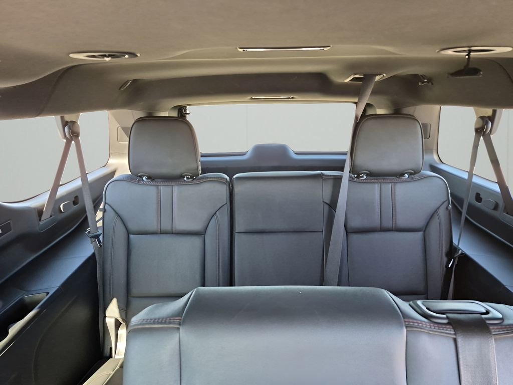 Used 2022 Chevrolet Suburban RST w/ Luxury Package RWD image 26