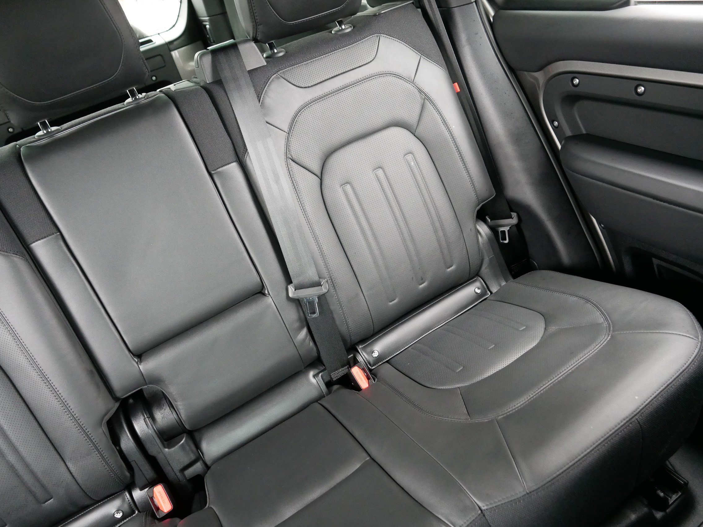 Used 2024 Land Rover Defender 130 X image 14