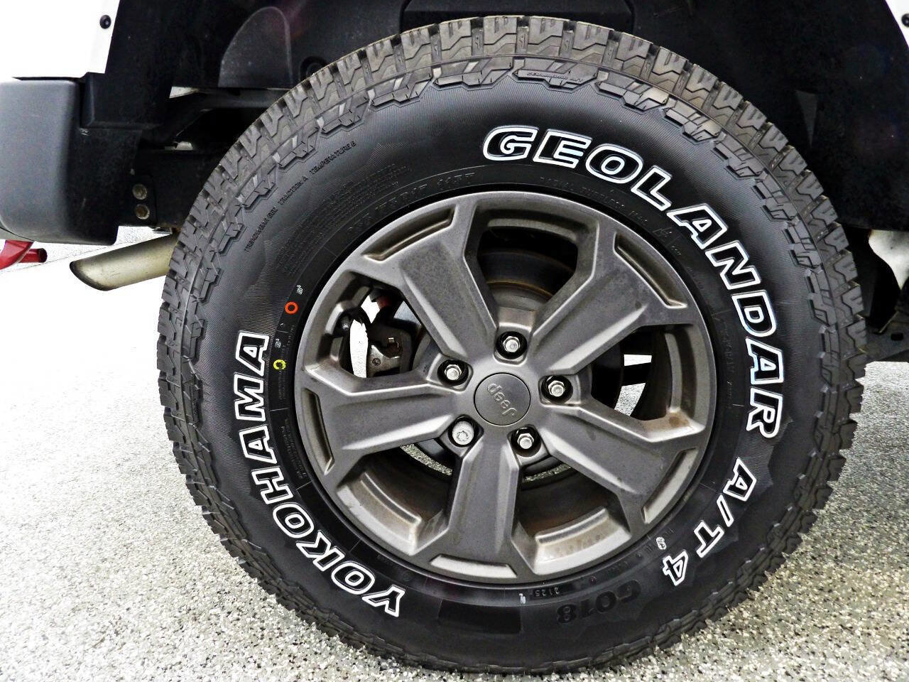 Used 2017 Jeep Wrangler Unlimited Rubicon image 19