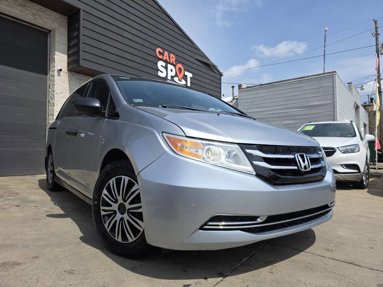 Used 2016 Honda Odyssey LX image 1