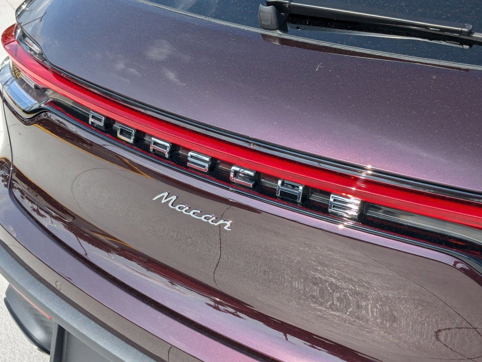 Certified 2025 Porsche Macan image 13