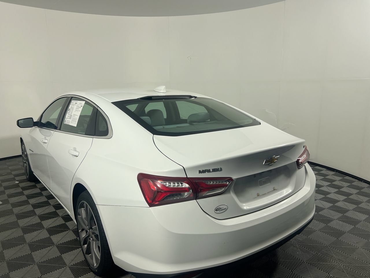 Used 2022 Chevrolet Malibu LT FWD image 5