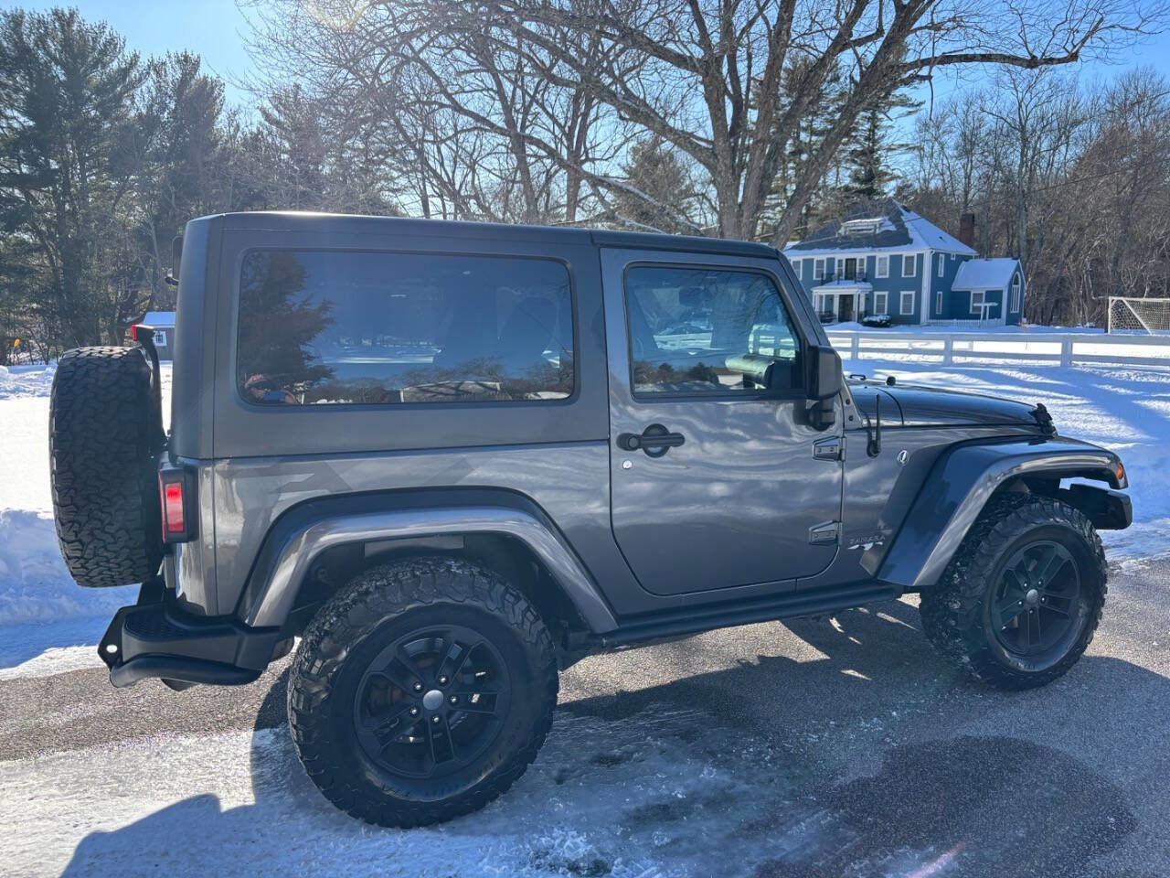 Used 2017 Jeep Wrangler Sahara image 30
