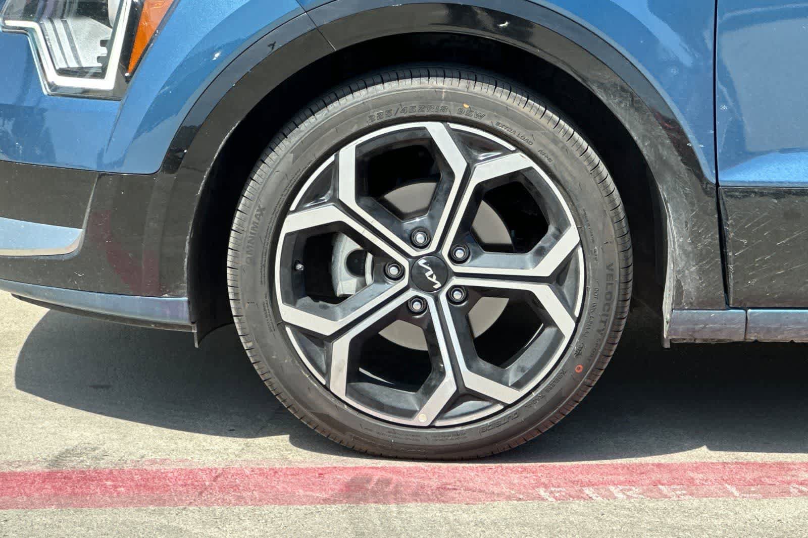 Used 2023 Kia Niro EX Touring FWD image 12