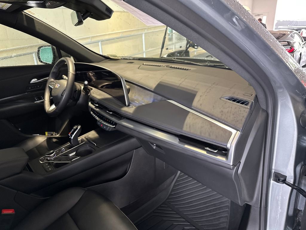 Used 2025 Cadillac XT4 Sport FWD image 35