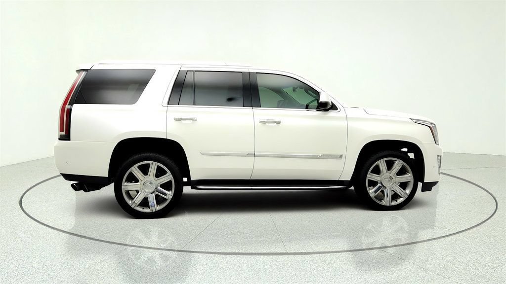 Used 2019 Cadillac Escalade Premium Luxury RWD image 4