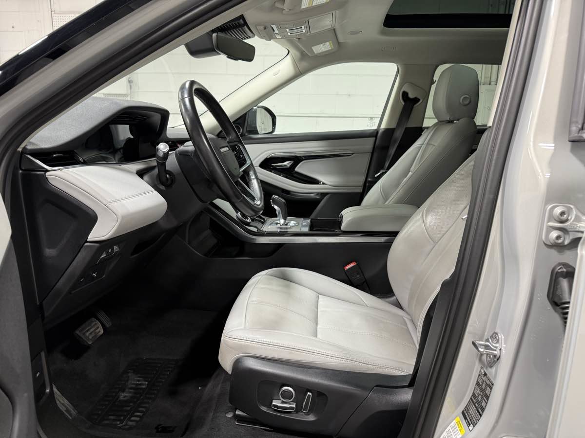 Used 2022 Land Rover Range Rover Evoque SE image 10