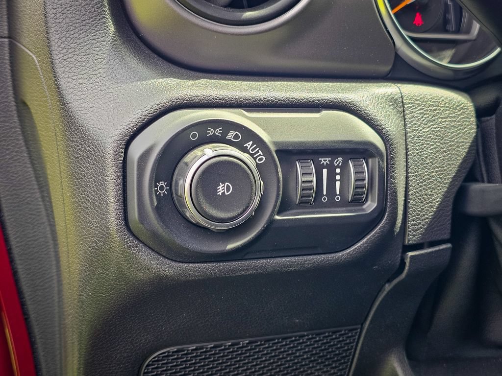 Used 2021 Jeep Wrangler Unlimited Sport AWD/4WD image 12
