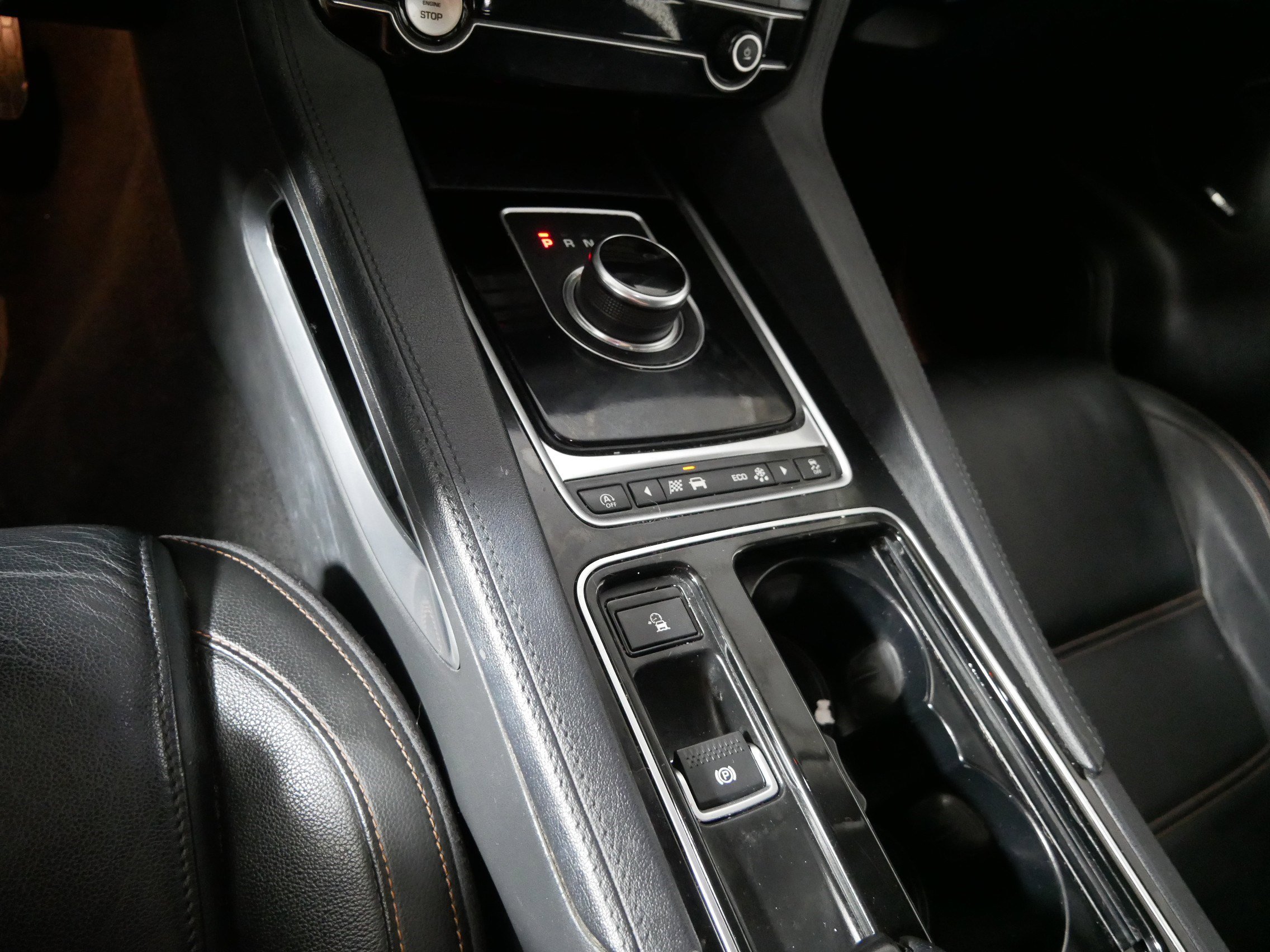 Used 2020 Jaguar F-PACE Prestige AWD/4WD image 24